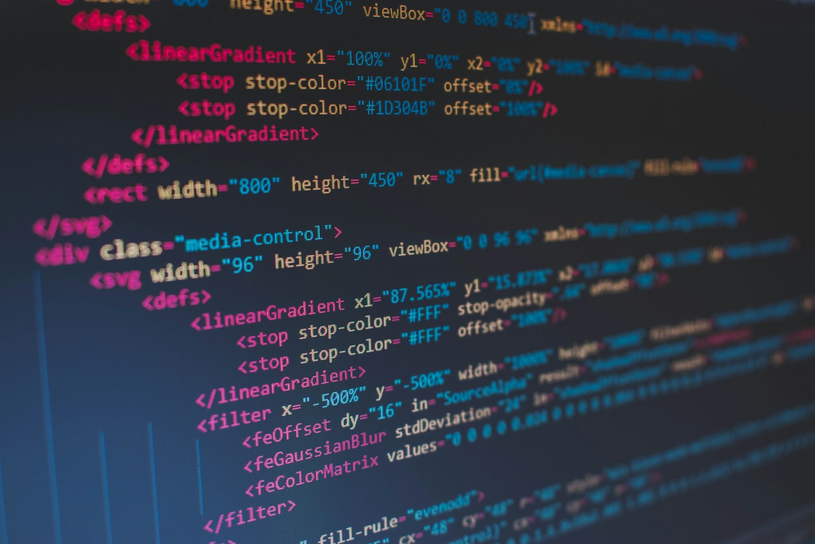 llms txt on tekstitiedosto: HTML-koodirivejä näytöllä